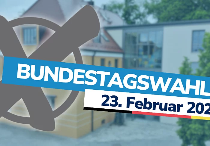 Logo zur Wahl mit der Aufschrift "Bundestagswahl 23. Februar 2025". Im Hintergrund eine Ansicht des Teublitzer Rathauses.