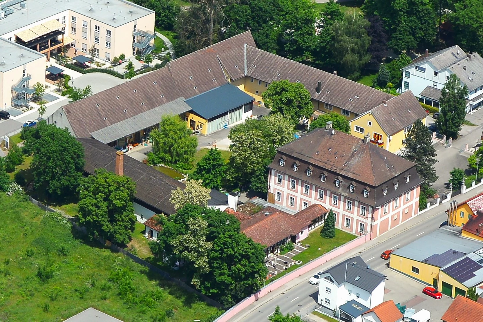 Luftbildaufnahme des Schlossgeländes.