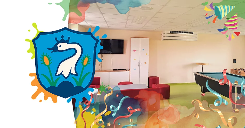 Die Grafik zeigt einen bunt dekorierten Raum des Jugendtreffs mit Sitzgelegenheiten, Fernseher und Billardtisch, kombiniert mit farbenfrohen Faschingsmotiven und dem Teublitzer Stadtwappen als Hinweis auf das Jugendtreff-Programm.