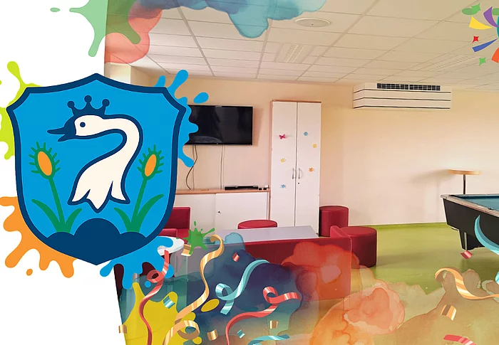 Die Grafik zeigt einen bunt dekorierten Raum des Jugendtreffs mit Sitzgelegenheiten, Fernseher und Billardtisch, kombiniert mit farbenfrohen Faschingsmotiven und dem Teublitzer Stadtwappen als Hinweis auf das Jugendtreff-Programm.