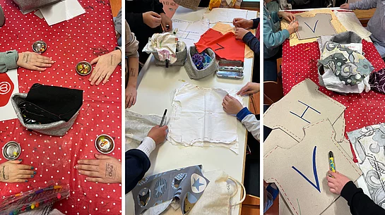 Die Grafik zeigt eine Collage aus drei Fotos der „Politmobil“-Aktion an der Telemann-Grundschule. Zu sehen sind Kinder, die an Tischen mit Stoffresten, Schablonen in T-Shirt-Form und Nähmaterialien arbeiten.